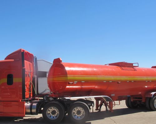 REMOLQUE COMBUSTIBLE